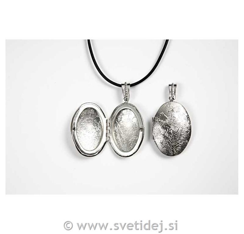 Posrebren obesek 27x40 mm